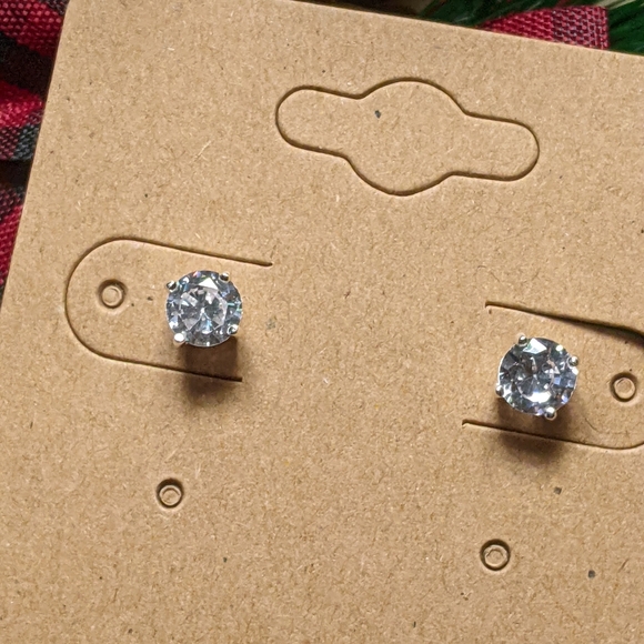 5mm Round Cubic Zirconia Earrings - Picture 2 of 3